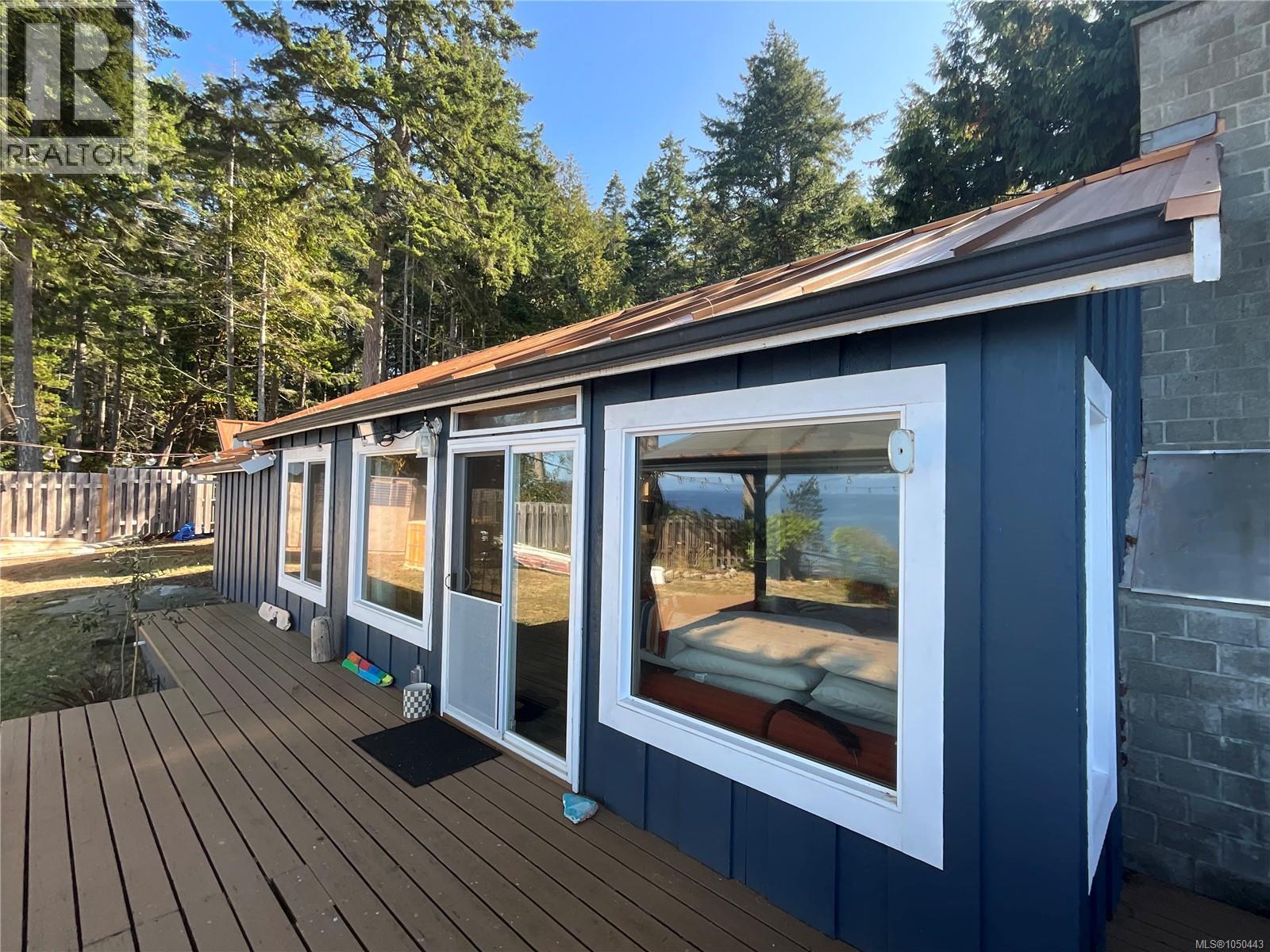 532 Berry Point Rd - 2