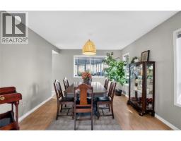 Living room - 3560 Falcon Dr, Nanaimo, BC V9T4G8 Photo 12