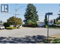 3560 Falcon Dr, Nanaimo, BC V9T4G8 Photo 46