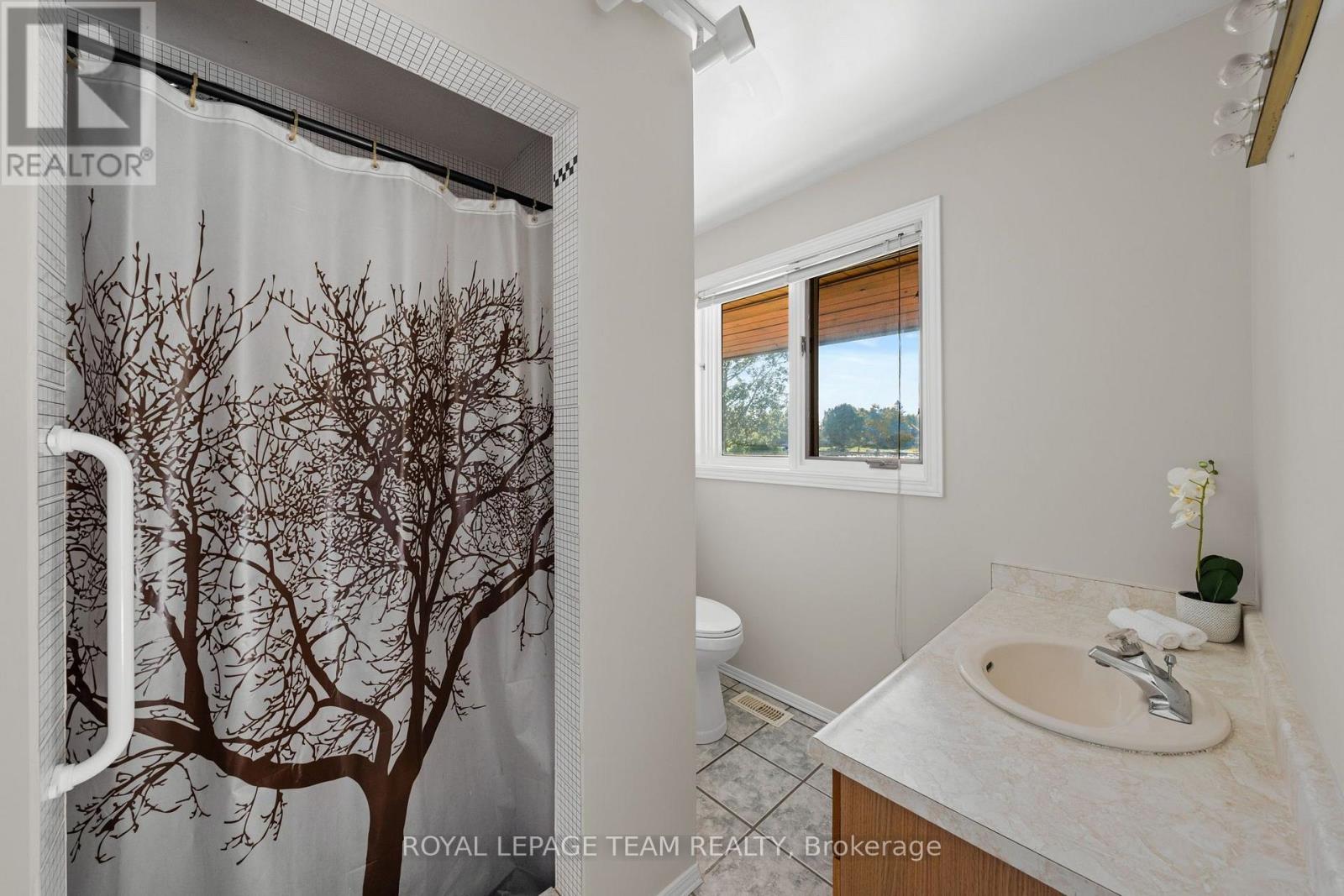 6591 MARINA DRIVE - Image 20