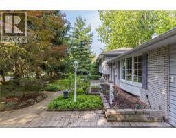 401 Cairncroft Road, Oakville, ON L6J4M8 Photo 30