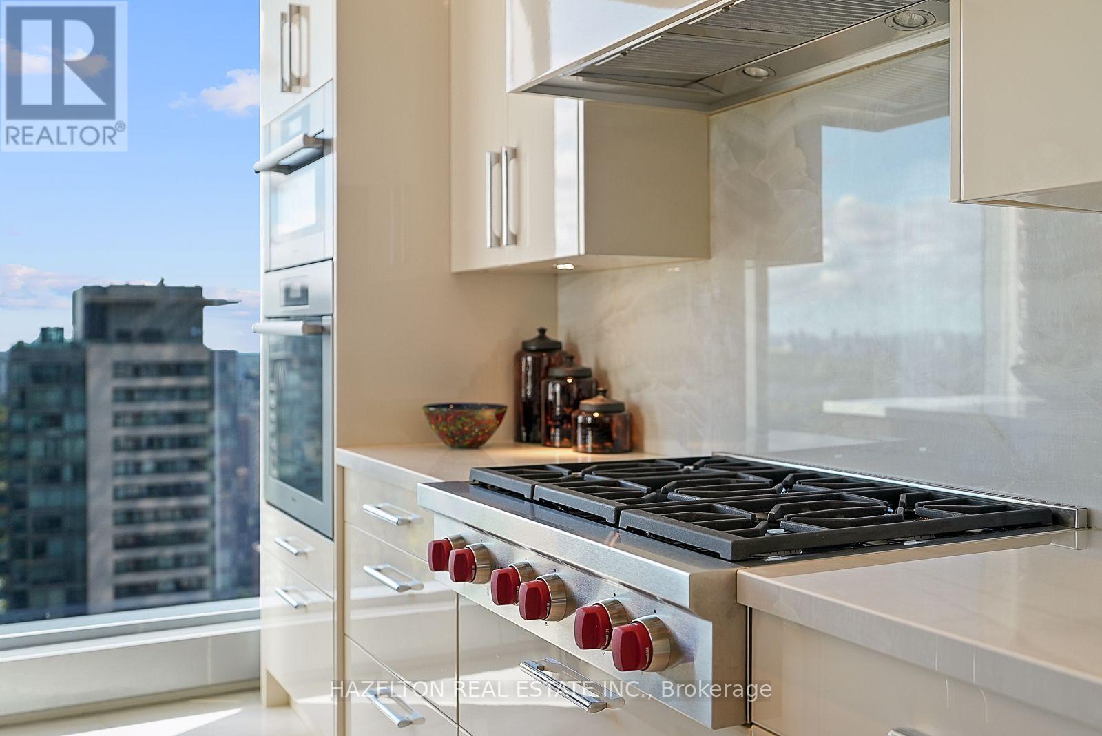 #3302 50 YORKVILLE AVENUE - 12