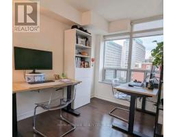 60 St Clair Avenue W, Toronto, ON M4V1M1 Photo 6