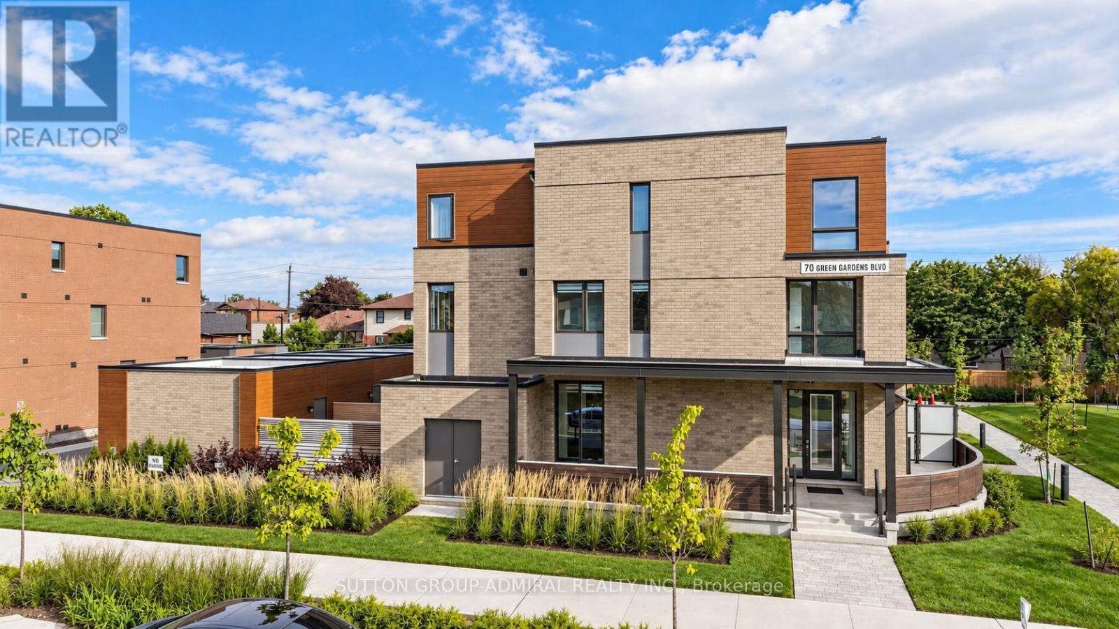 1 - 70 GREEN GARDENS BOULEVARD, Toronto (Englemount-Lawrence)