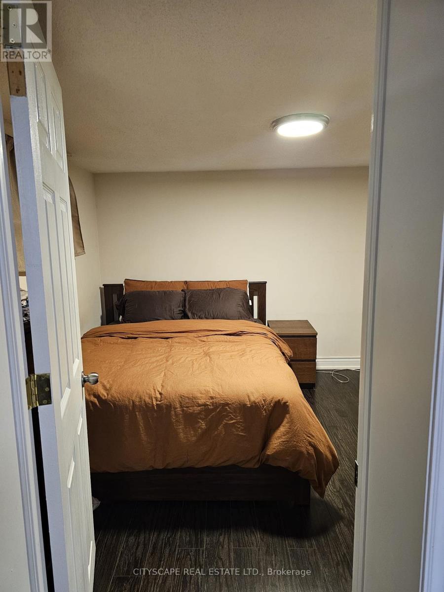 BSMT - 61 FARMBROOK ROAD, Toronto (Woburn) — photo 8