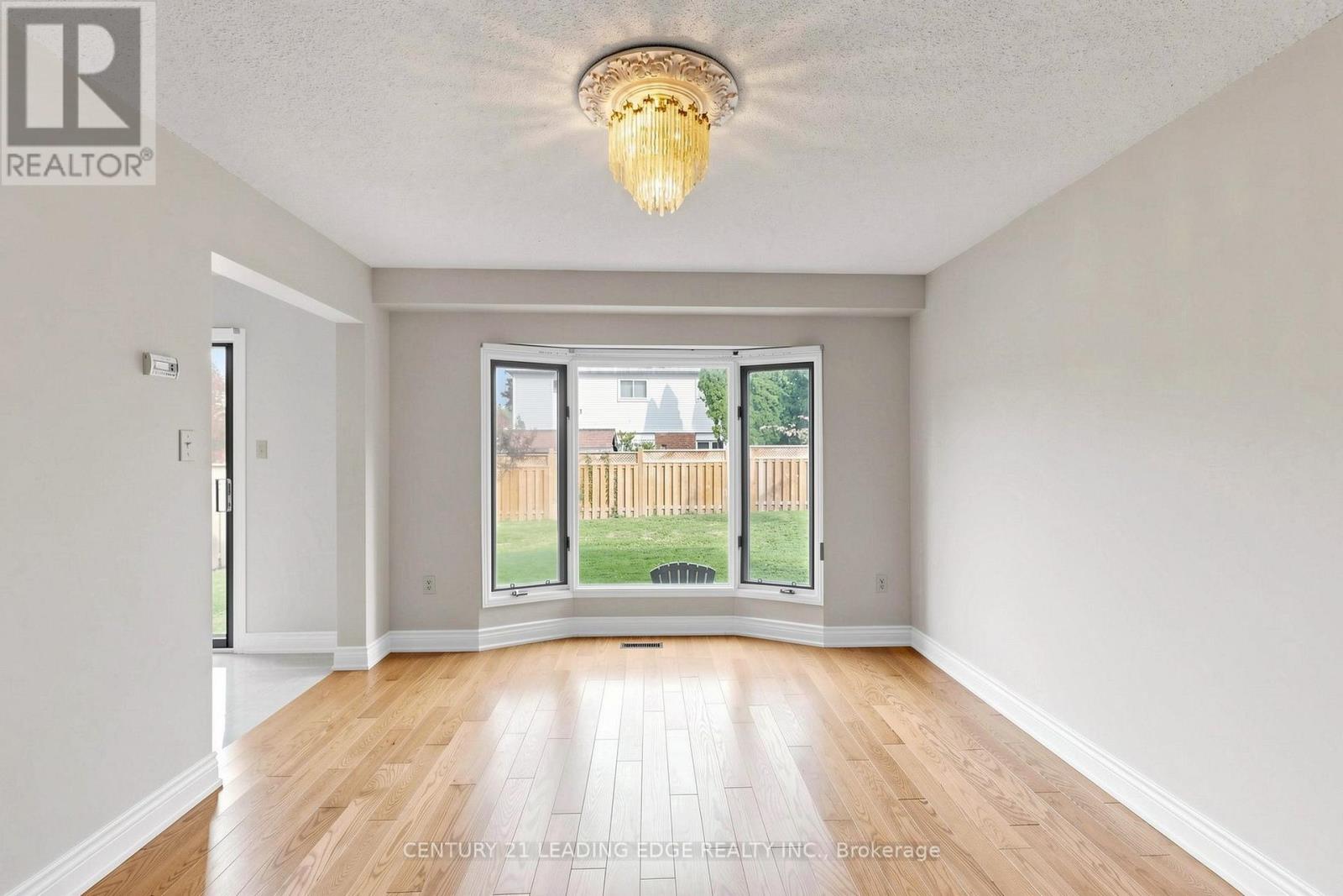 92 ERICKSON DRIVE, Whitby (Blue Grass Meadows) — photo 5