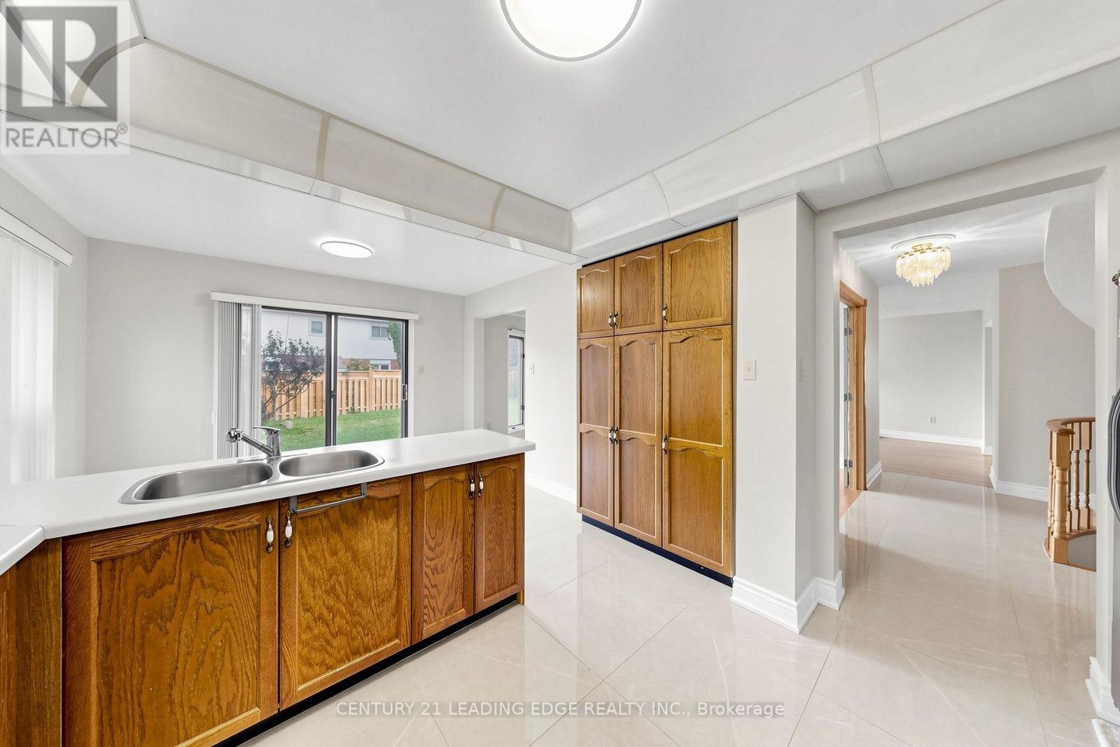 92 ERICKSON DRIVE, Whitby (Blue Grass Meadows) — photo 9
