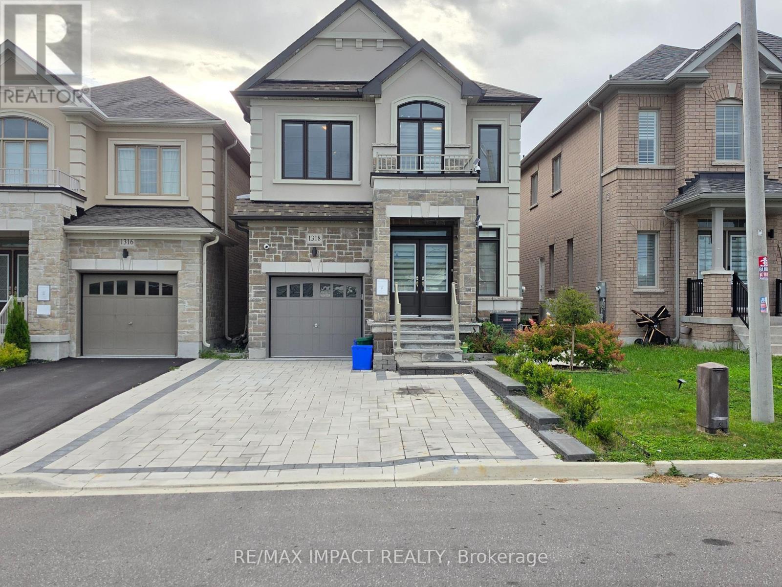 1318 APOLLO STREET, Oshawa (Eastdale)