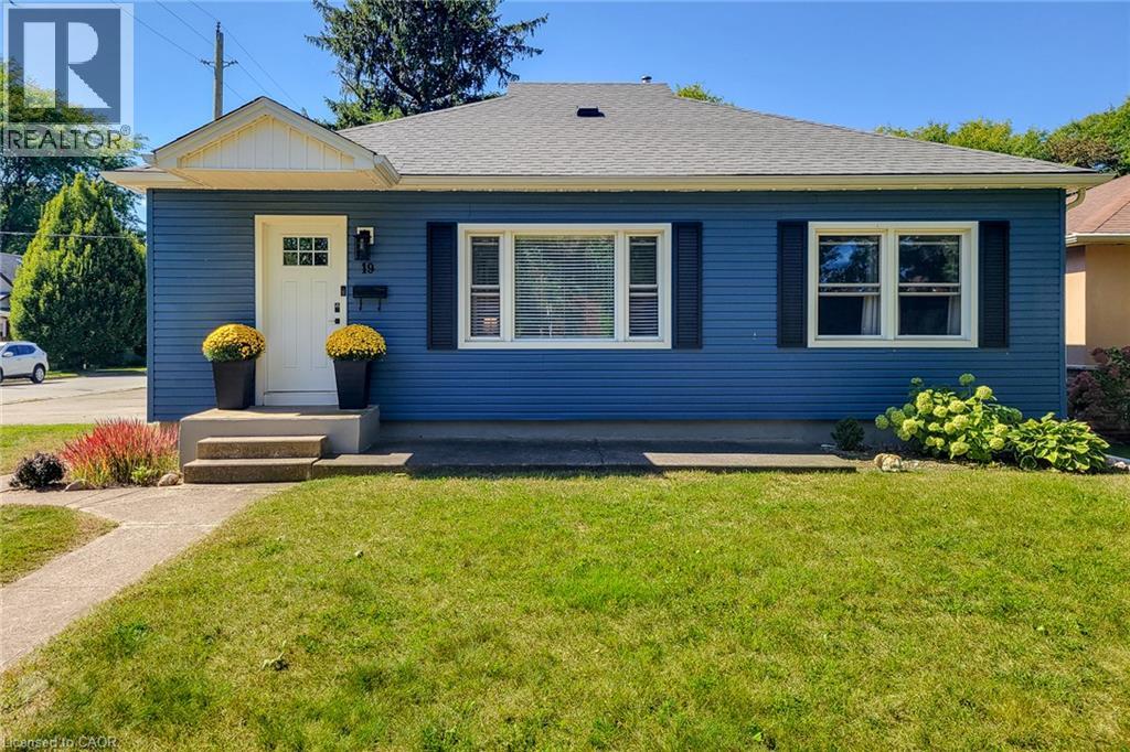 19 THORNDALE Avenue, St. Catharines — photo 2