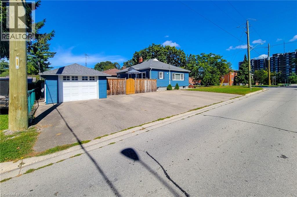 19 THORNDALE Avenue, St. Catharines — photo 5