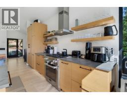 685 Lost Lake Rd, Highlands, BC V9B6E3 Photo 14