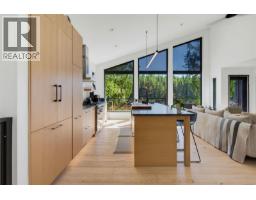Kitchen - 685 Lost Lake Rd, Highlands, BC V9B6E3 Photo 10