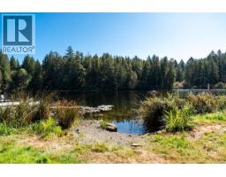685 Lost Lake Rd, Highlands, BC V9B6E3 Photo 50