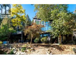 685 Lost Lake Rd, Highlands, BC V9B6E3 Photo 43