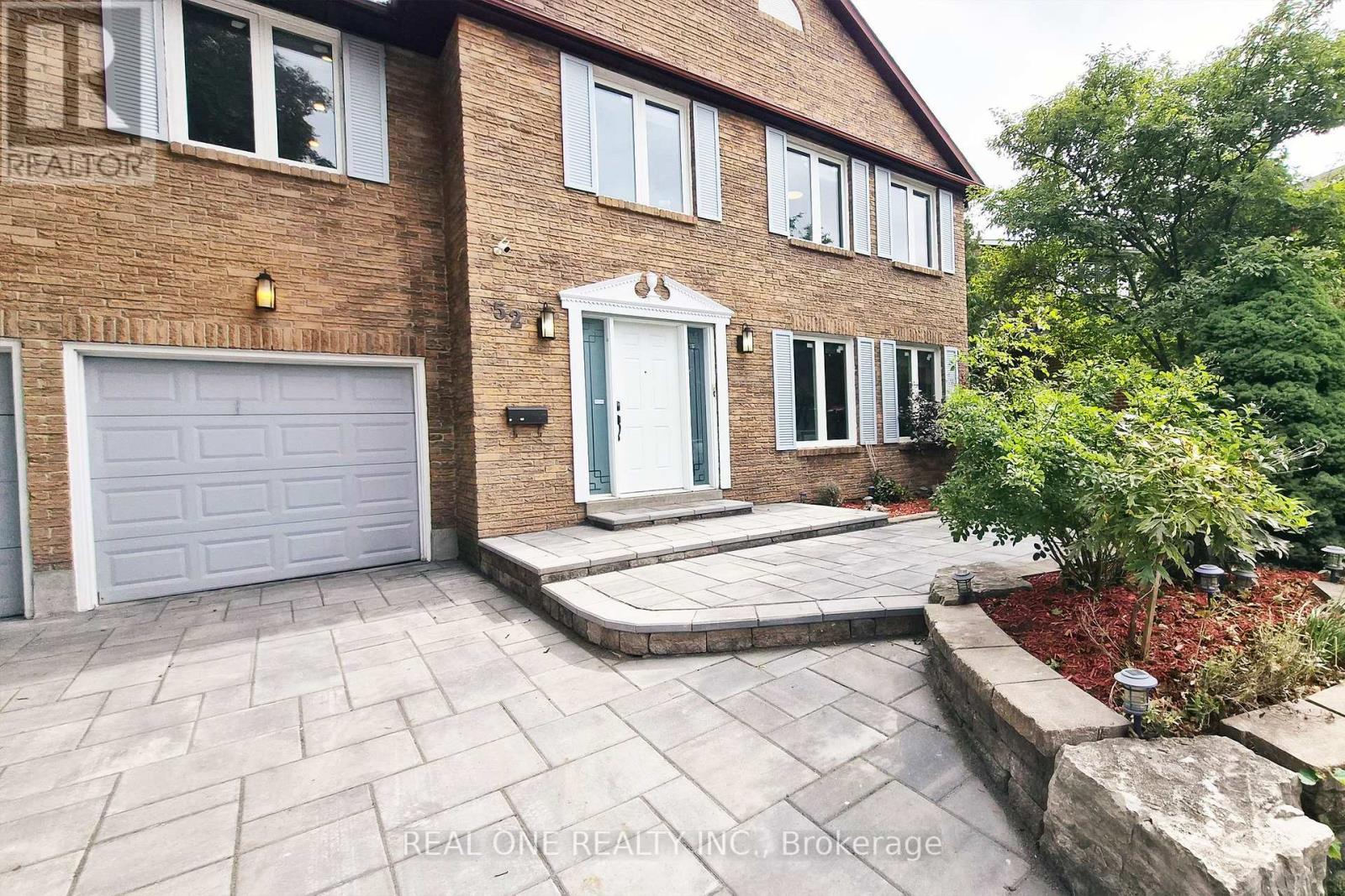 Photo of 52 FENWICK CRESCENT