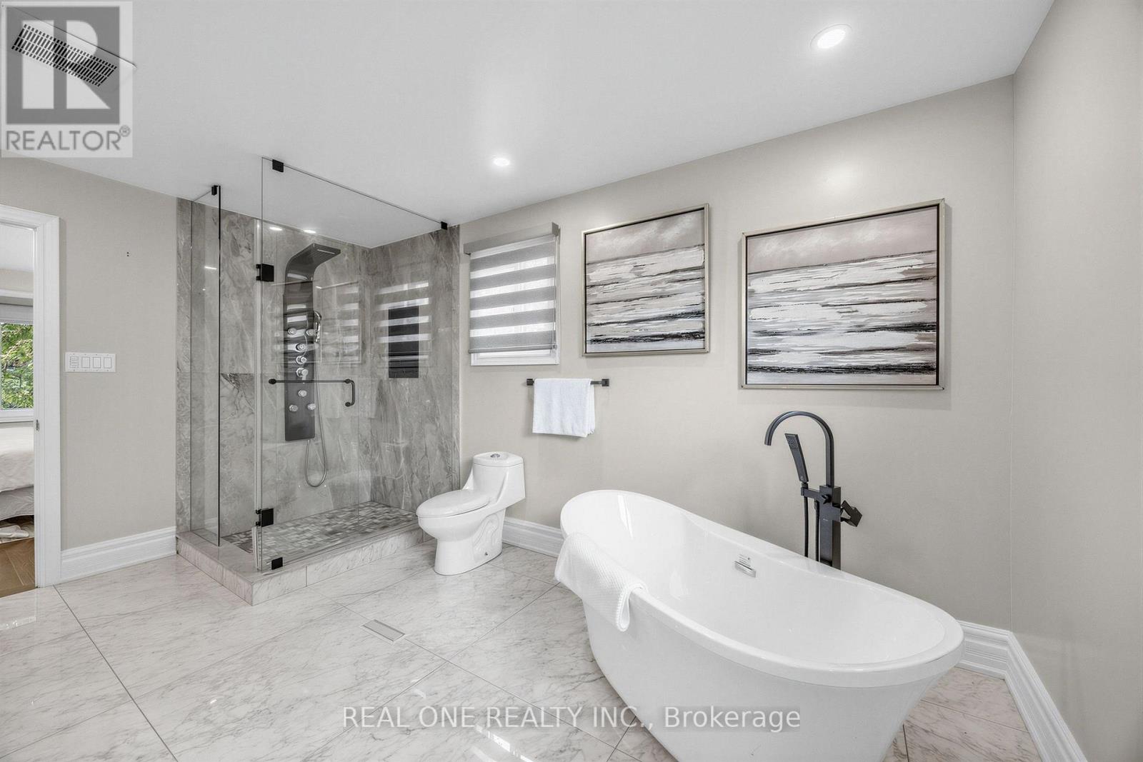 52 FENWICK CRESCENT - Image 35
