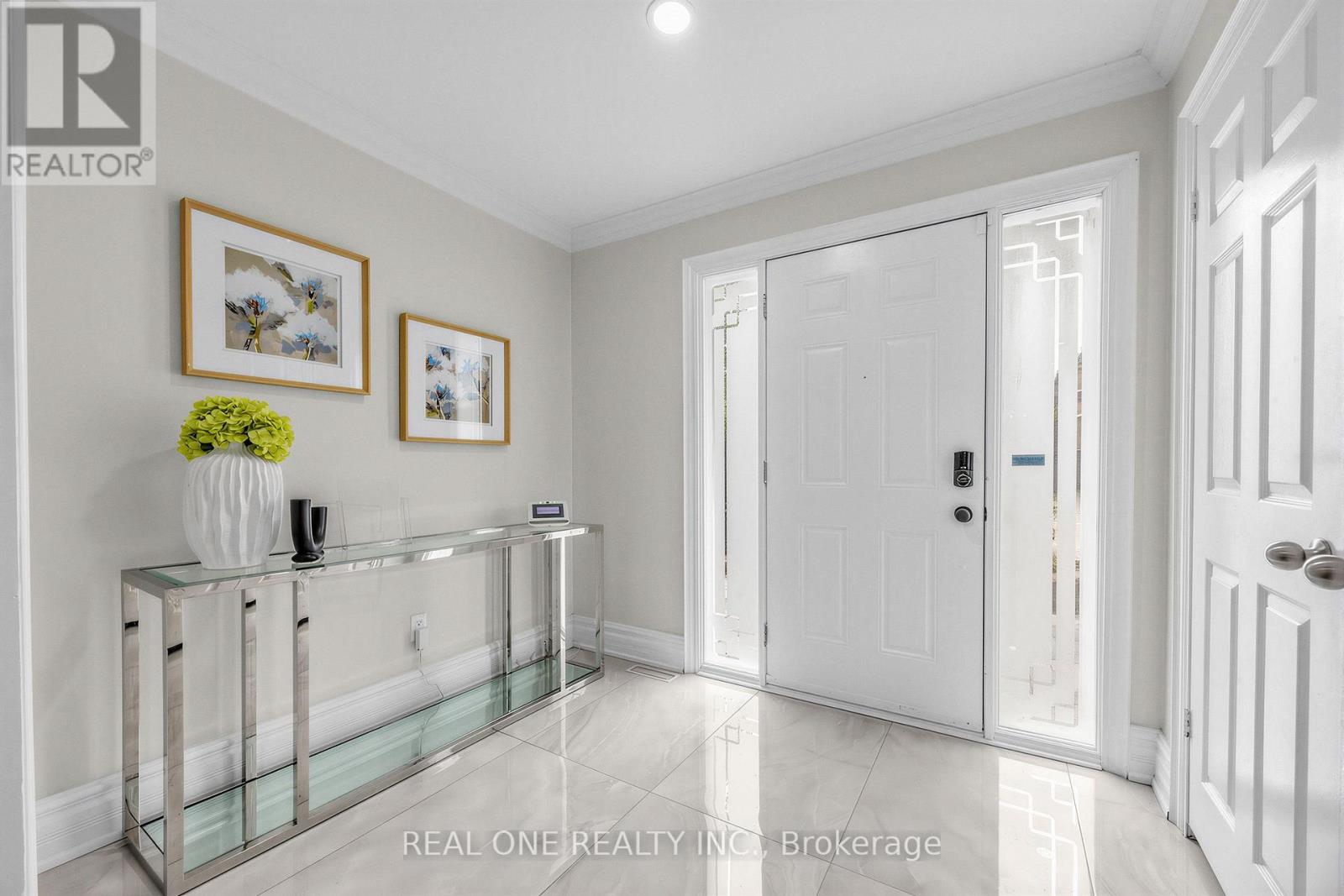Photo of 52 FENWICK CRESCENT