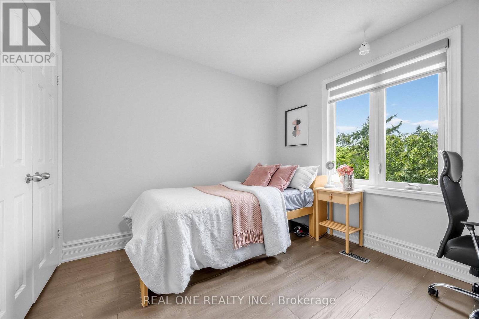 52 FENWICK CRESCENT - Image 41