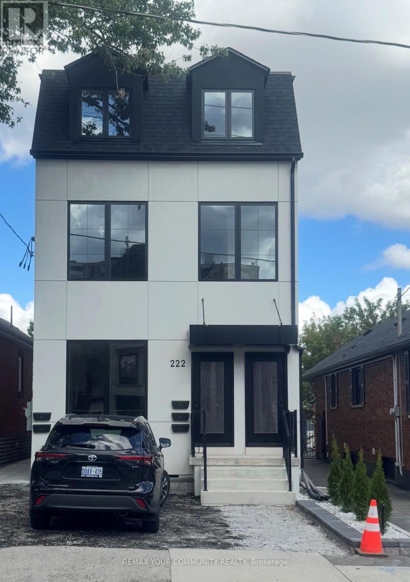 2 - 222 BELGRAVIA AVENUE, Toronto (Briar Hill-Belgravia)