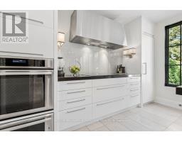 Bathroom - 8 Wilgar Road, Toronto, ON M8X1J4 Photo 13