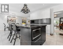 8 Wilgar Road, Toronto, ON M8X1J4 Photo 15