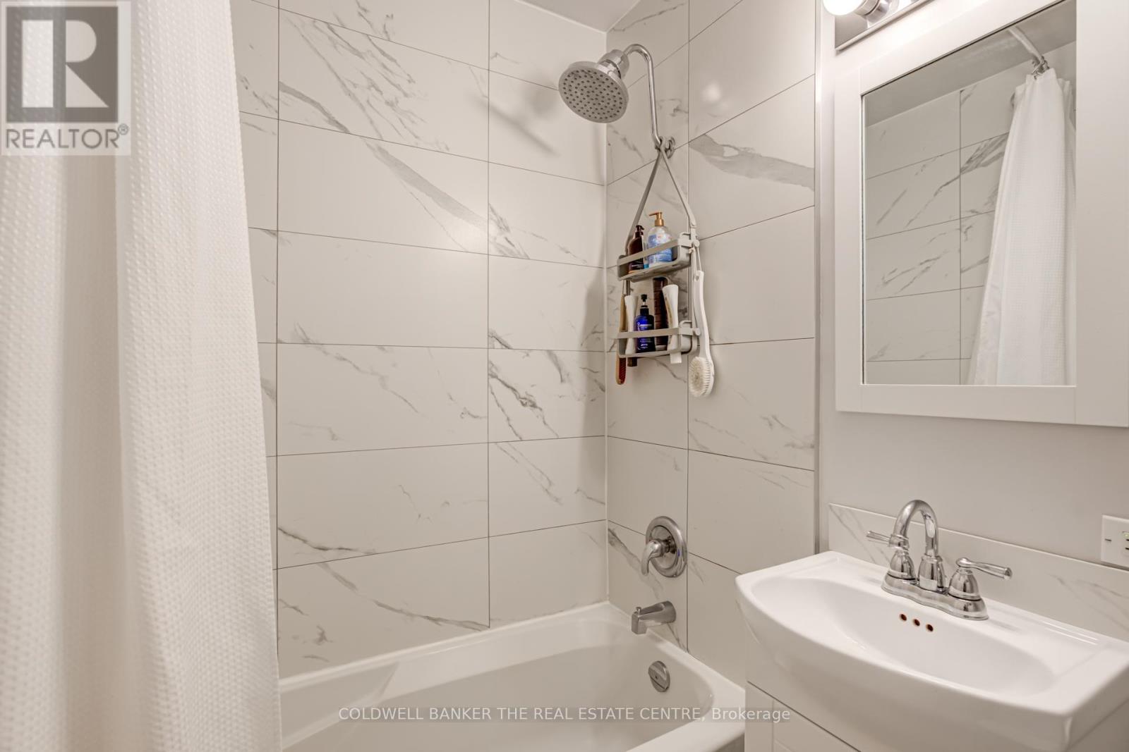 #208 50 GULLIVER ROAD - 20