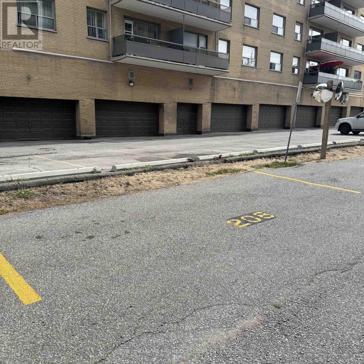 #208 50 GULLIVER ROAD - 28