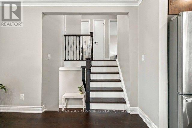 2 MUNHALL ROAD, Toronto (Humber Heights) — photo 4