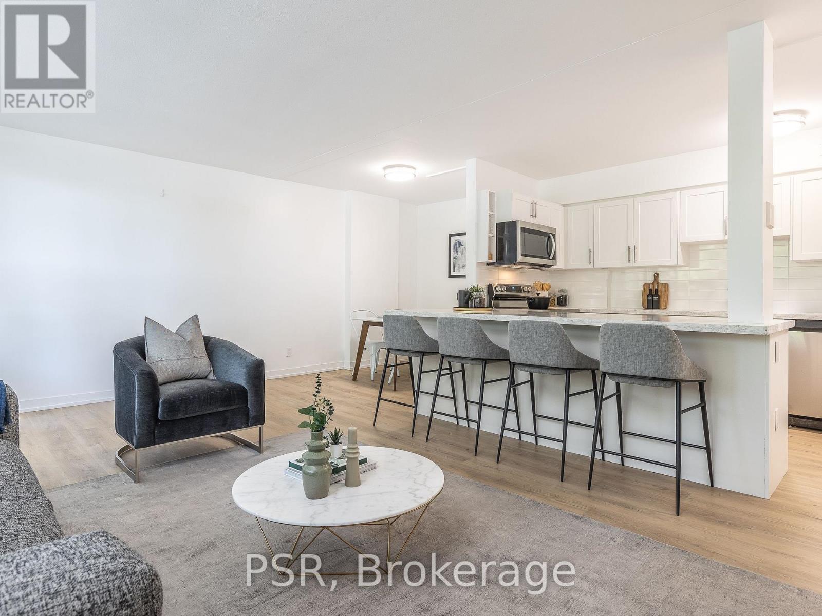 1006 - 240 MARKLAND DRIVE, Toronto (Markland Wood) — photo 2