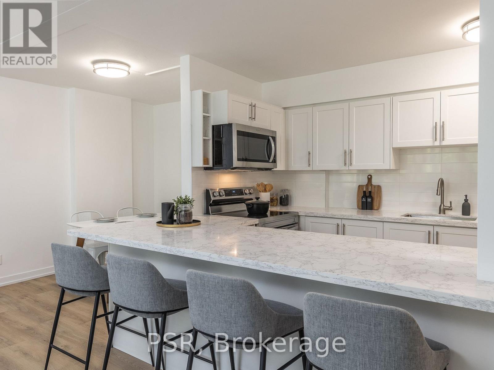 1006 - 240 MARKLAND DRIVE, Toronto (Markland Wood) — photo 3