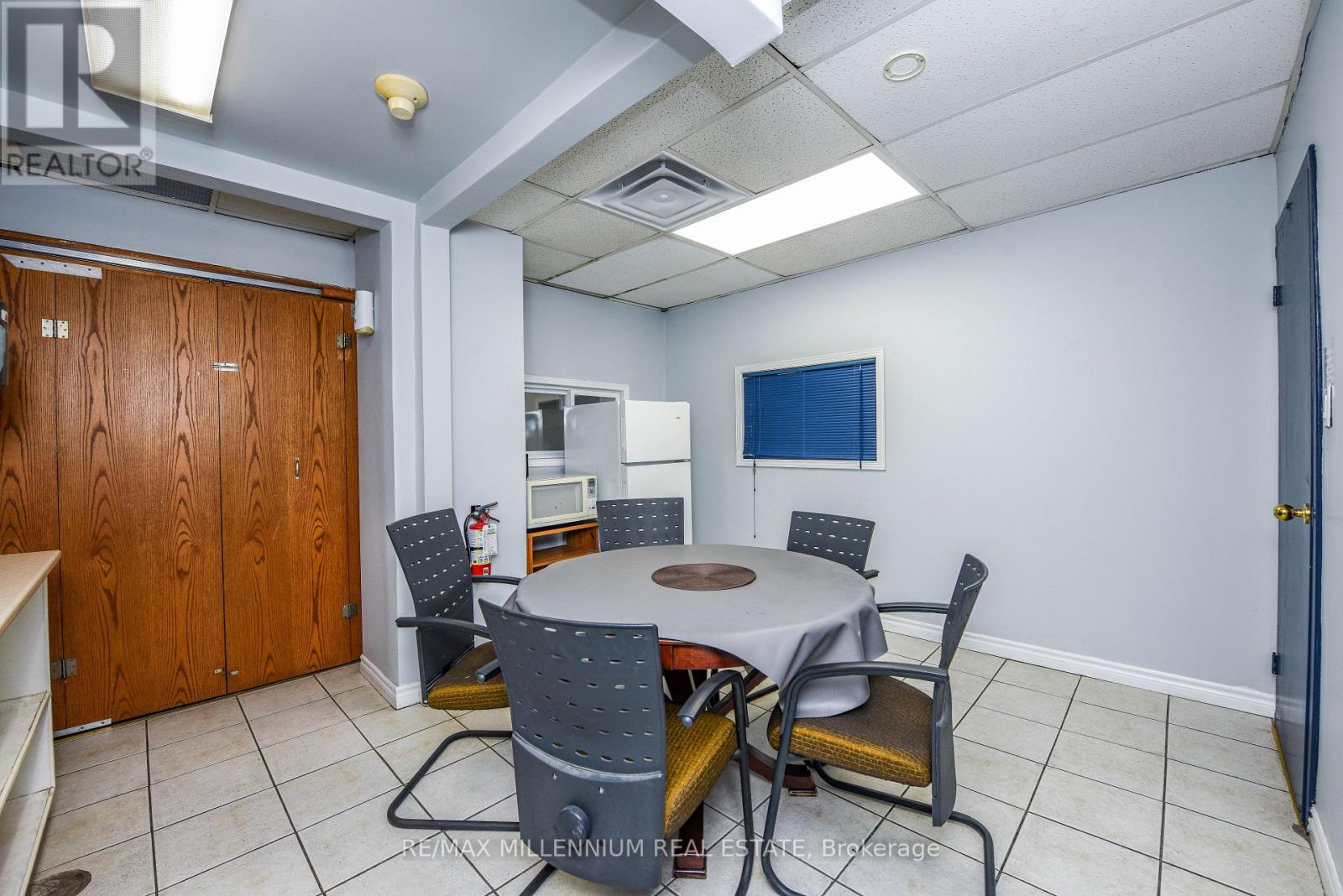 102 - 1300 STEELES AVENUE E, Brampton (Bramalea West Industrial) — photo 4