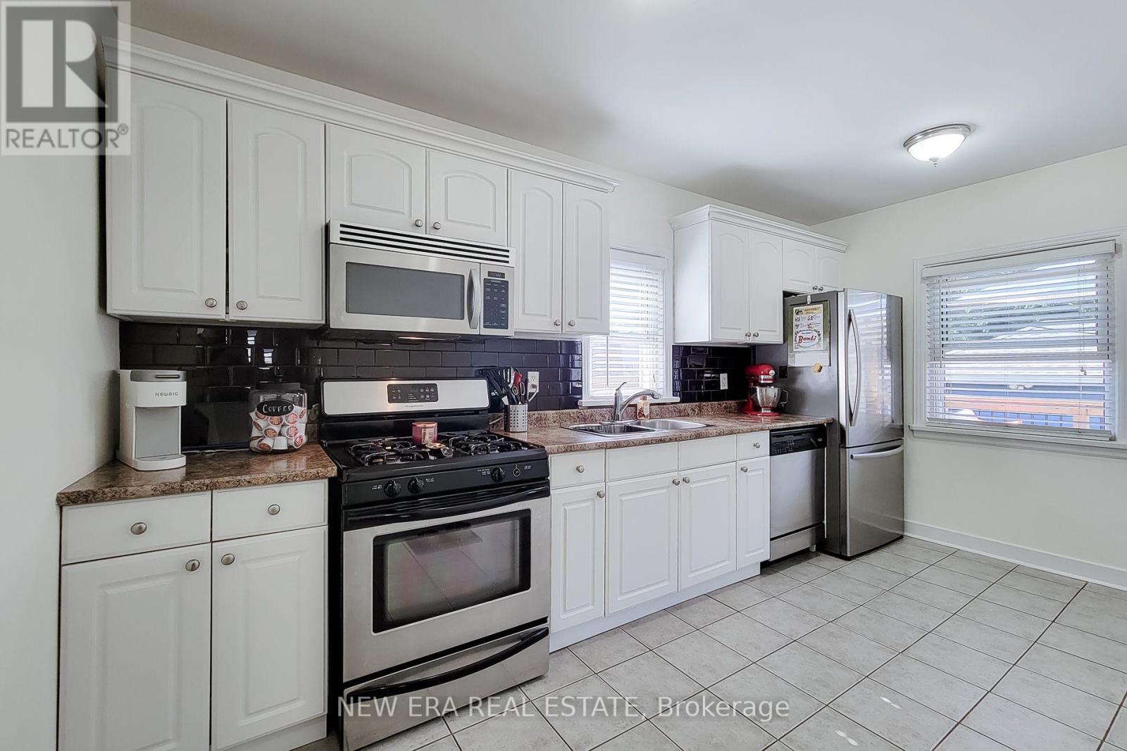 19 THORNDALE AVENUE - Image 22