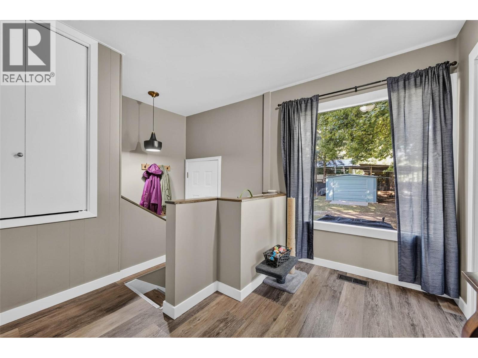 717 Larsen Road - 32