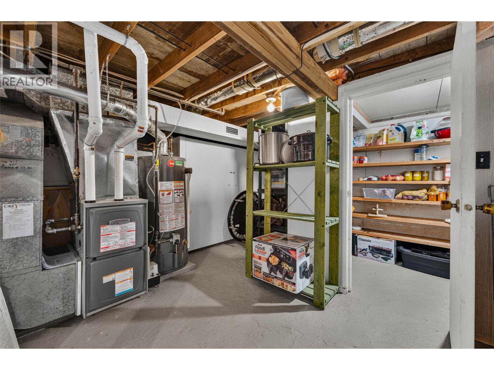 717 Larsen Road - 36