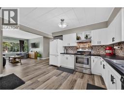 Kitchen - 717 Larsen Road, Salmo, BC V0G1Z0 Photo 10