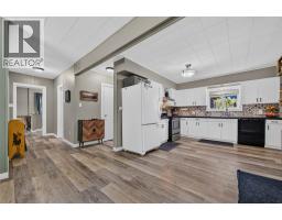 717 Larsen Road, Salmo, BC V0G1Z0 Photo 14