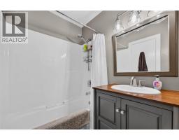717 Larsen Road, Salmo, BC V0G1Z0 Photo 19