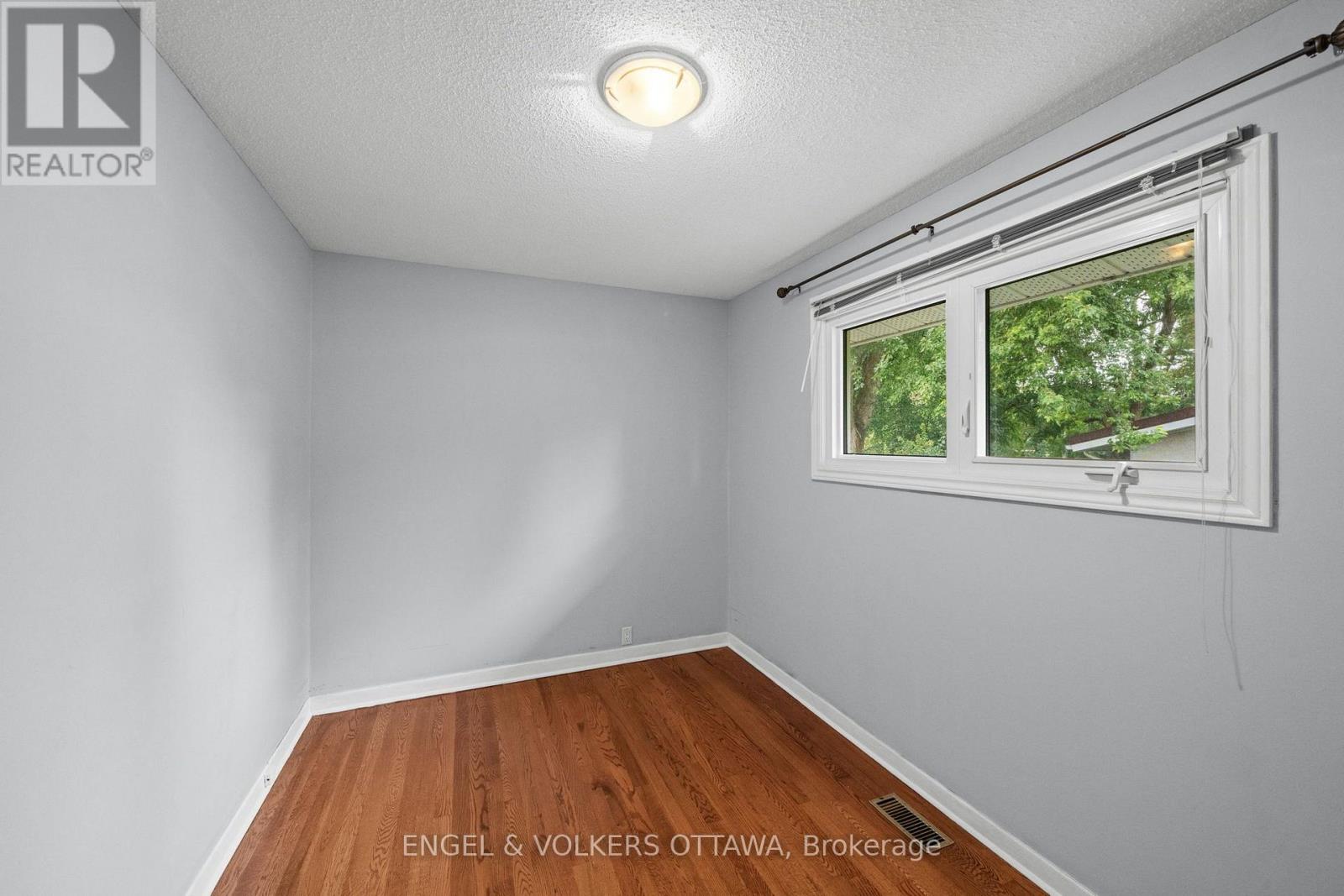 20 PARTHIA AVENUE - 26