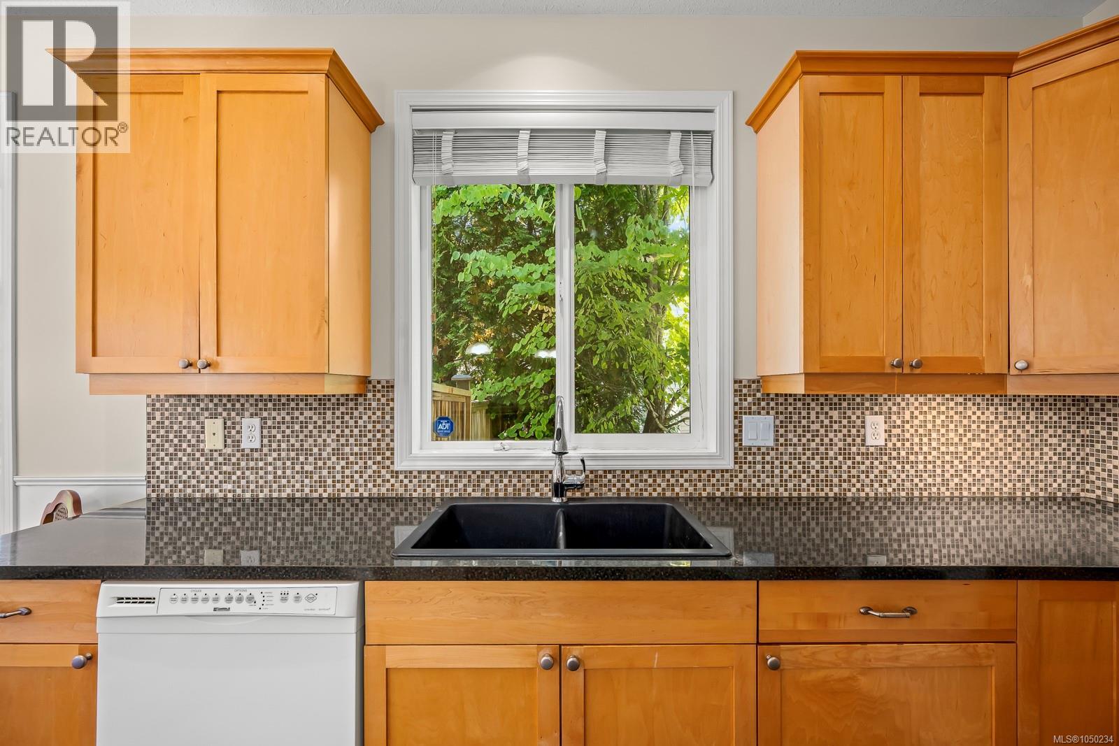 2464 Stirling Cres - Image 21