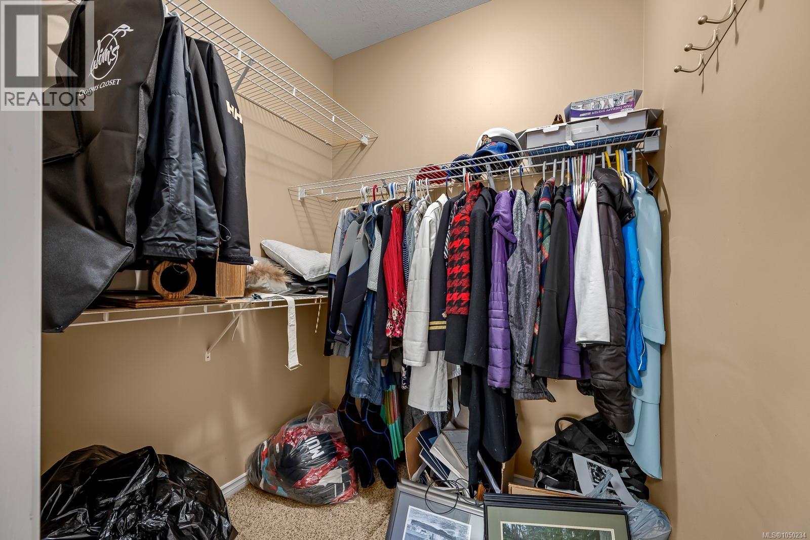 2464 Stirling Cres - Image 33