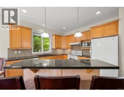 2464 Stirling Cres, Courtenay, BC V9N1Y2 Photo 18