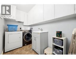 Den - 2728 Assiniboine Avenue, Regina, SK S4S1C6 Photo 16