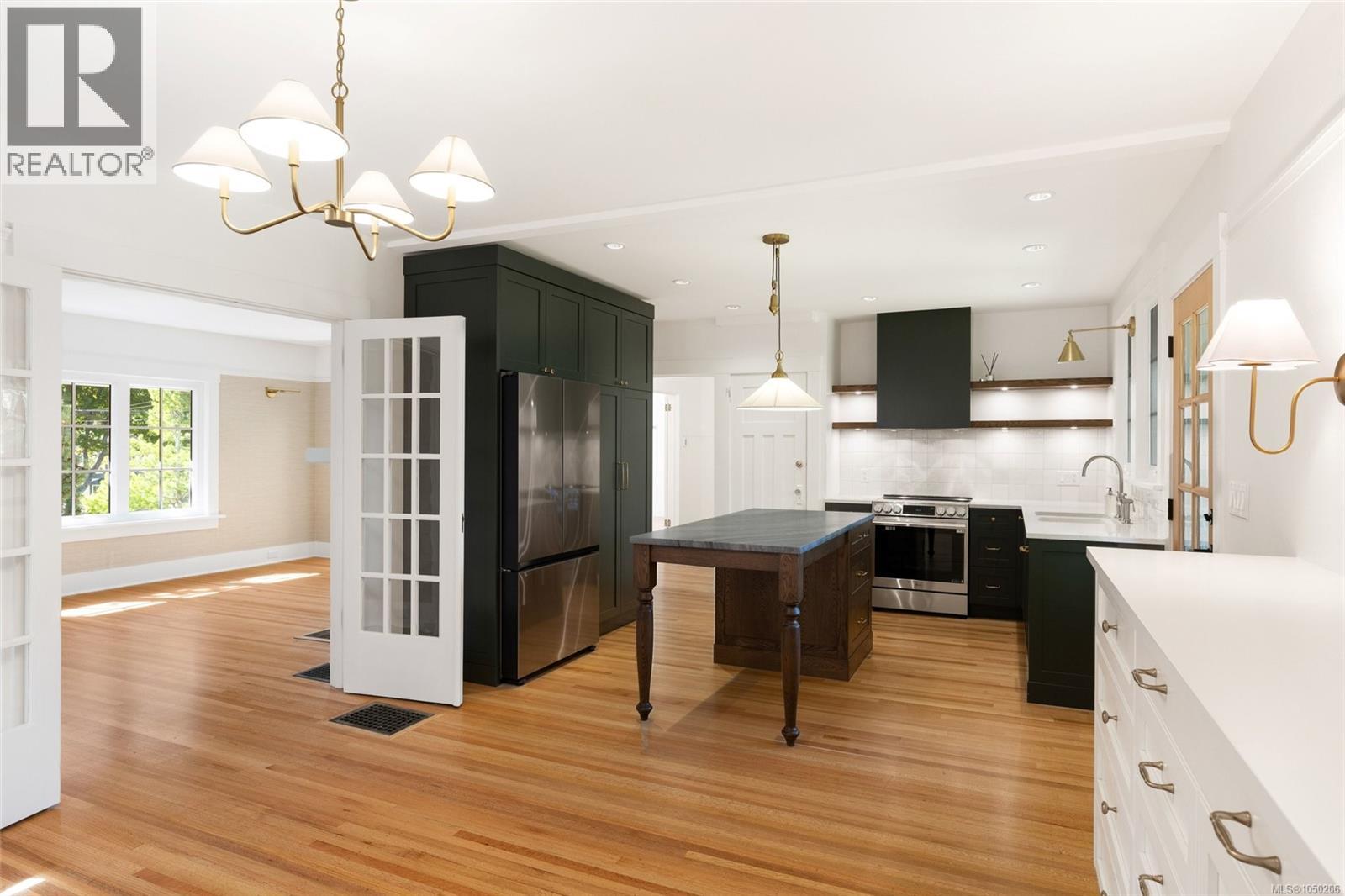  1027 Deal Street, Oak Bay