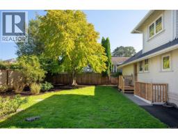 1027 Deal St, Oak Bay, BC V8S5G6 Photo 27