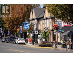 1027 Deal St, Oak Bay, BC V8S5G6 Photo 39