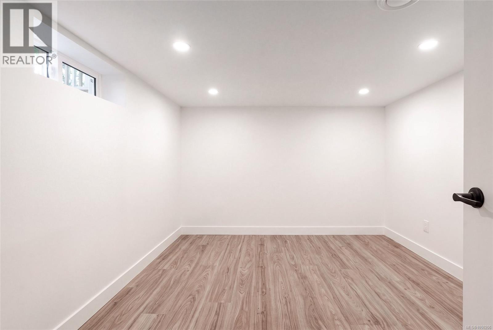 1027 Deal St - 26