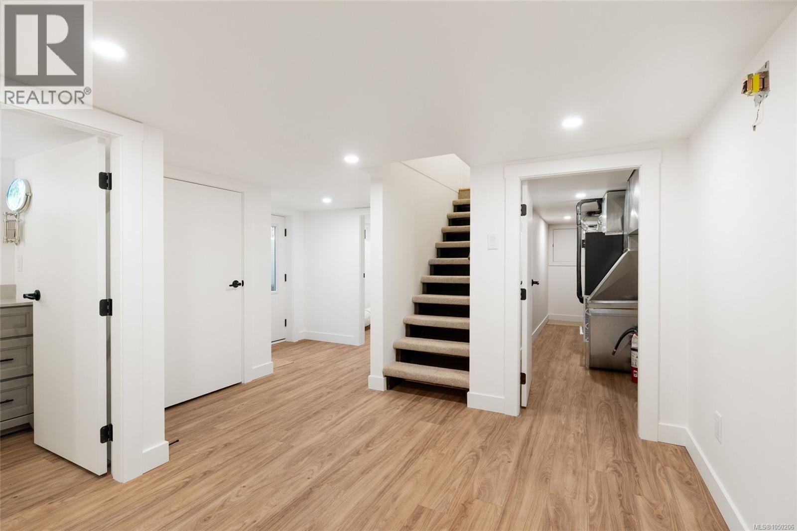  1027 Deal Street, Oak Bay