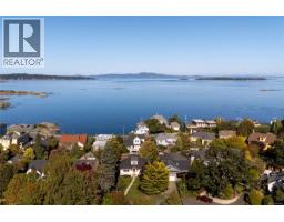 1027 Deal St, Oak Bay, BC V8S5G6 Photo 33