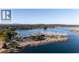 1027 Deal St, Oak Bay, BC V8S5G6 Photo 36