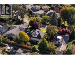 1027 Deal St, Oak Bay, BC V8S5G6 Photo 34